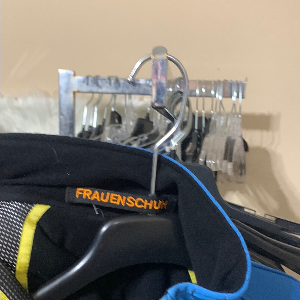 Men's Blue Ski Jacket (look like new)